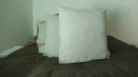 Snapshot of doll_dollys_ chatting on May 8, 6:13 pm doll_dollys_ online show from May 8, 6:13 pm
