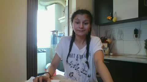 Snapshot of doll_stylish_ chatting on February 2, 8:46 am dol online show from February 2, 8:46 am