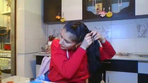 Snapshot of doll_stylish_ chatting on February 6, 10:32 pm dol online show from February 6, 10:32 pm