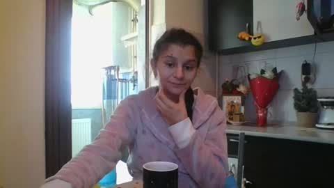 Snapshot of doll_stylish_ chatting on February 15, 6:55 am dol online show from February 15, 6:55 am