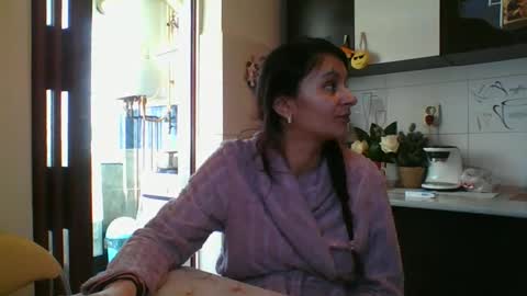 Snapshot of doll_stylish_ chatting on February 22, 7:45 am dol online show from February 22, 7:45 am
