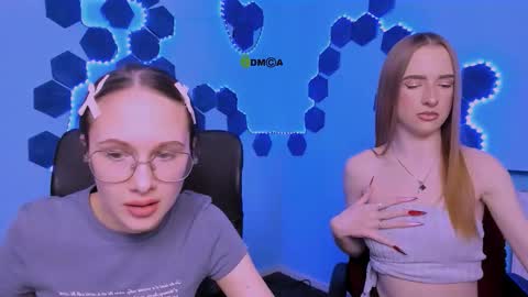 Snapshot of doll_vey chatting on December 20, 8:27 pm doll_vey online show from December 20, 8:27 pm