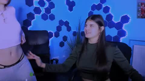 Snapshot of doll_vey chatting on February 23, 8:28 pm doll_vey online show from February 23, 8:28 pm