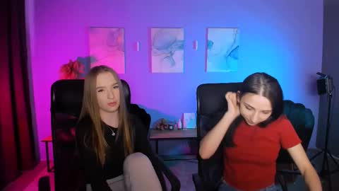 Snapshot of doll_vey chatting on March 14, 9:48 am doll_vey online show from March 14, 9:48 am