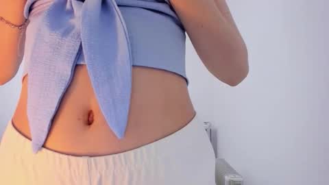 Snapshot of dollcedolly chatting on April 23, 9:08 am Eva online show from April 23, 9:08 am