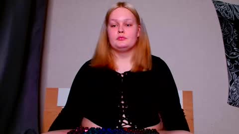 Snapshot of dolled_up_cvnt chatting on June 7, 11:08 pm Miss Rose online show from June 7, 11:08 pm