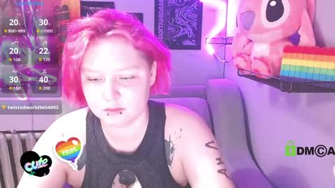 Snapshot of dollirosee chatting on June 5, 3:57 am dollirosee online show from June 5, 3:57 am