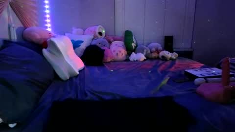 DOLLLFACE online show from December 30, 10:21 am