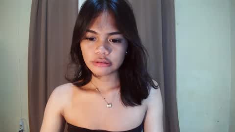 Snapshot of dolly_angel2 chatting on January 5, 6:56 pm dolly_angel2 online show from January 5, 6:56 pm