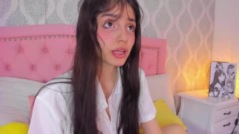 Snapshot of dolly_kitter chatting on June 4, 12:33 pm dolly_kitter online show from June 4, 12:33 pm