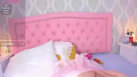 Snapshot of dolly_kitter chatting on June 14, 11:45 am dolly_kitter online show from June 14, 11:45 am