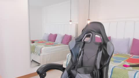 Snapshot of dolly_walker chatting on May 31, 6:09 pm dolly walker online show from May 31, 6:09 pm