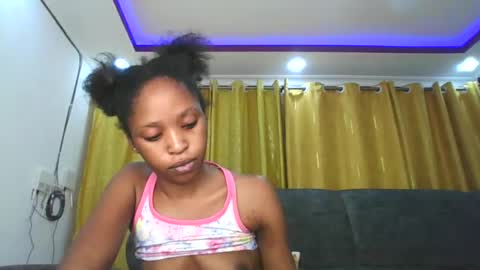 Snapshot of dollythegirl chatting on June 4, 9:21 pm kadolly online show from June 4, 9:21 pm
