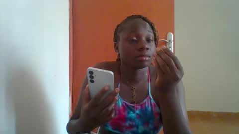 dollyvee online show from March 27, 11:10 am