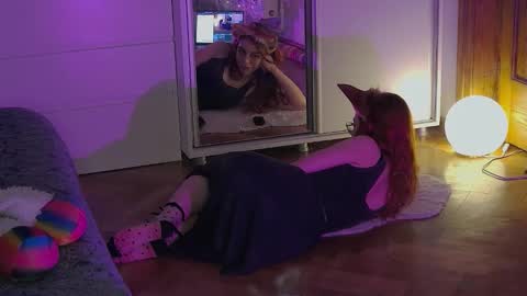 Dolores Sage online show from February 28, 7:09 am