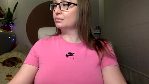 DOM MUMMY online show from January 19, 5:55 am