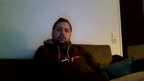 Snapshot of dombio_12 chatting on February 23, 1:13 am dombio_12 online show from February 23, 1:13 am