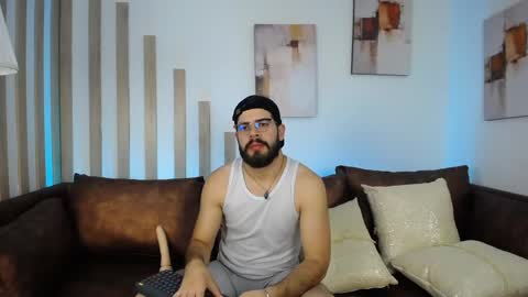 Snapshot of domboy_ chatting on June 2, 8:44 pm domboy online show from June 2, 8:44 pm