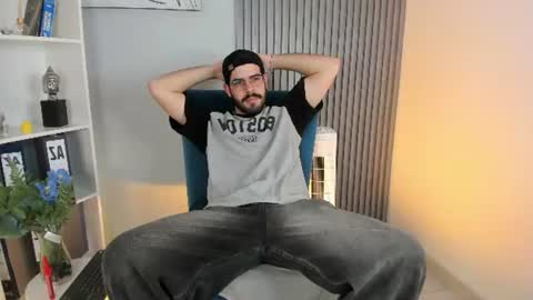 Snapshot of domboy_ chatting on July 8, 8:02 pm domboy online show from July 8, 8:02 pm