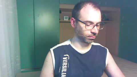 Snapshot of domco9 chatting on July 2, 12:11 pm domco9 online show from July 2, 12:11 pm