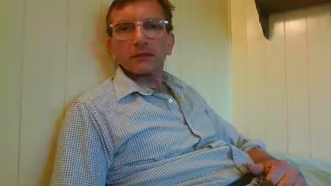 domi94300 online show from April 25, 6:38 pm