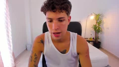 Snapshot of domi_master chatting on February 12, 9:01 pm MASTER online show from February 12, 9:01 pm