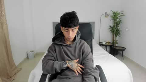 Snapshot of domi_master chatting on February 26, 1:43 am MASTER online show from February 26, 1:43 am