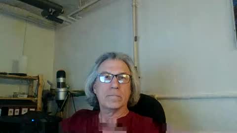 Snapshot of domiande chatting on April 27, 2:04 pm domiande online show from April 27, 2:04 pm