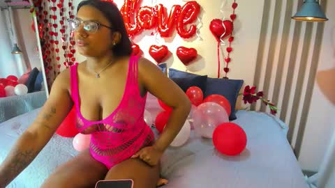domiiniquex online show from February 10, 11:25 am