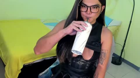 Snapshot of domina_angela chatting on July 1, 8:41 pm ANGELA online show from July 1, 8:41 pm