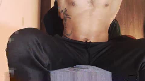 Snapshot of dominant_stud chatting on April 2, 3:37 am Sir X online show from April 2, 3:37 am