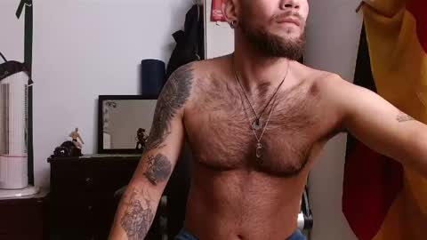 Snapshot of dominantthewolf chatting on June 7, 5:06 pm Logan - INDEPENDET MODEL online show from June 7, 5:06 pm