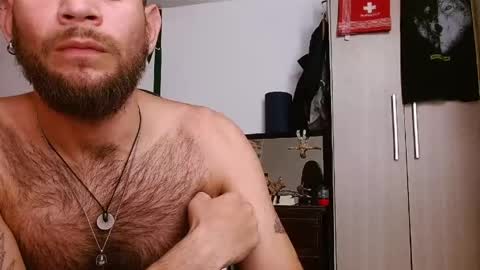 Snapshot of dominantthewolf chatting on June 8, 1:28 am Logan - INDEPENDET MODEL online show from June 8, 1:28 am