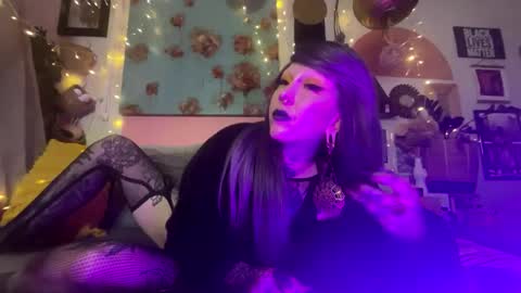 Snapshot of dominatrixmars chatting on December 28, 12:26 am Dominatrix Esther Mars online show from December 28, 12:26 am