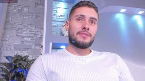 Snapshot of dominic_de_luca chatting on May 3, 3:34 am dominic de luca online show from May 3, 3:34 am
