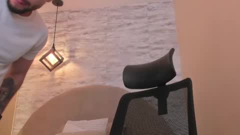 Snapshot of dominic_de_luca chatting on June 29, 7:03 pm dominic de luca online show from June 29, 7:03 pm
