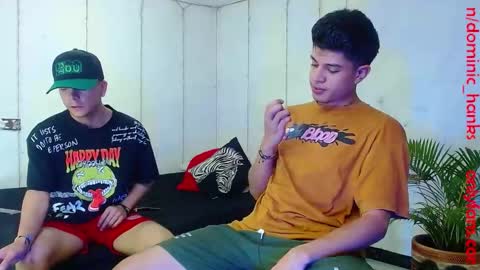 Snapshot of dominic_hanks chatting on January 25, 3:30 am DOMINIC AND ANDREW online show from January 25, 3:30 am