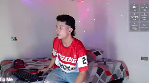 Snapshot of dominic_hanks chatting on October 7, 6:32 am DOMINIC AND ANDREW online show from October 7, 6:32 am