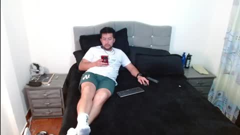 Snapshot of dominic_lux chatting on April 6, 3:15 am dominic_lux online show from April 6, 3:15 am