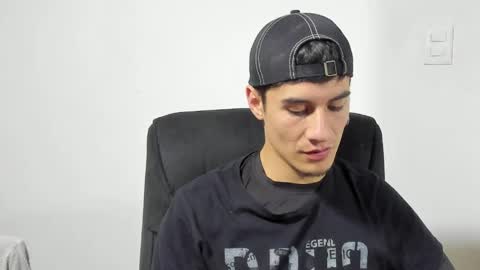 Snapshot of dominic_radccliffe chatting on April 17, 3:20 am Your real love online show from April 17, 3:20 am