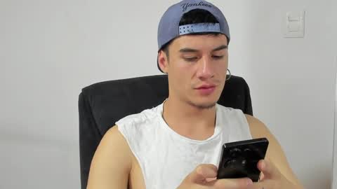 Snapshot of dominic_radccliffe chatting on May 2, 5:40 pm Your real love online show from May 2, 5:40 pm