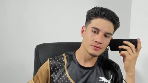 Snapshot of dominic_radccliffe chatting on May 12, 2:19 am Your real love online show from May 12, 2:19 am