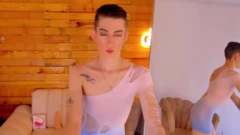 Dominic online show from November 25, 2:39 pm