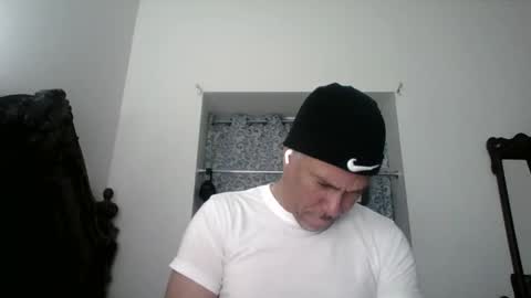 luis online show from April 13, 6:57 pm