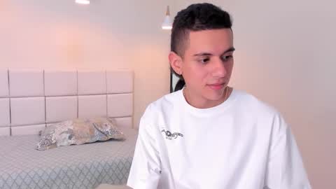 dominicjonnes online show from February 24, 7:01 pm