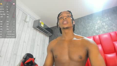 Snapshot of dominicsccott chatting on June 22, 12:35 pm Dominicscott online show from June 22, 12:35 pm