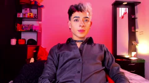 Snapshot of dominikeclipsex chatting on May 2, 1:16 pm Dominik Eclipse online show from May 2, 1:16 pm