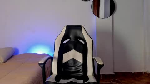 Snapshot of dominyck_ chatting on May 6, 5:46 am dominyck_ online show from May 6, 5:46 am