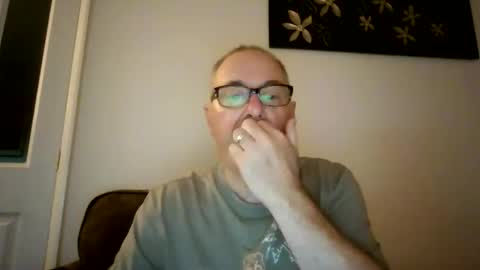 Snapshot of domjolly08 chatting on October 12, 8:30 pm David uk online show from October 12, 8:30 pm