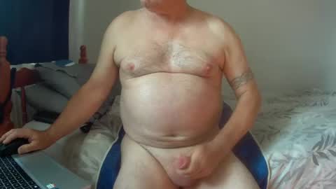Snapshot of domjolly08 chatting on July 4, 3:40 pm David uk online show from July 4, 3:40 pm